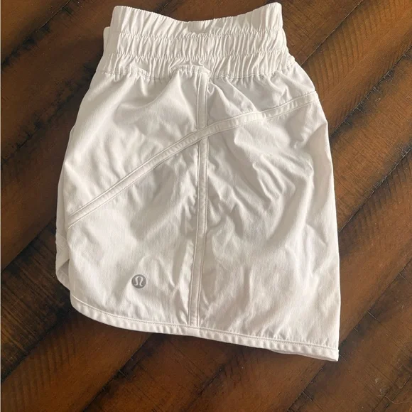 lululemon athletica Women's Cream Skort - Picture 1 of 2